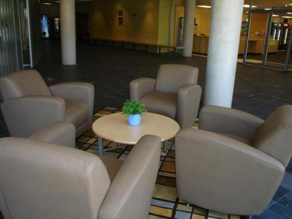 Humber College Lakeshore Campus Residence โตรอนโต ภายนอก รูปภาพ